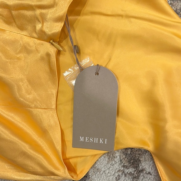 Meshki Yellow Sheath Cocktail Dress Mock Neck Sleeveless - Picture 6 of 7